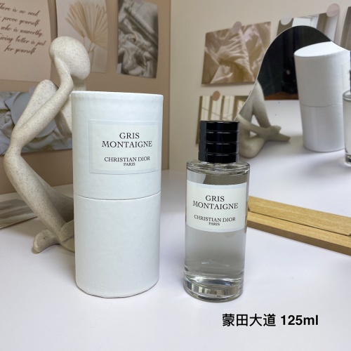 Christian Dior Gris Montaigne: Floral Chypre Fragrance for Women - 125ml 1 Christian Dior Gris Montaigne: Floral Chypre Fragrance for Women - 125ml