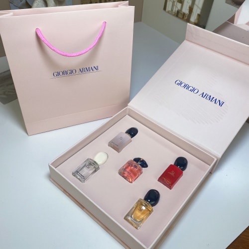 Giorgio Armani Miniature Perfume Set - 5 x 7ml Variety of Scents 1 Giorgio Armani Miniature Perfume Set - 5 x 7ml Variety of Scents