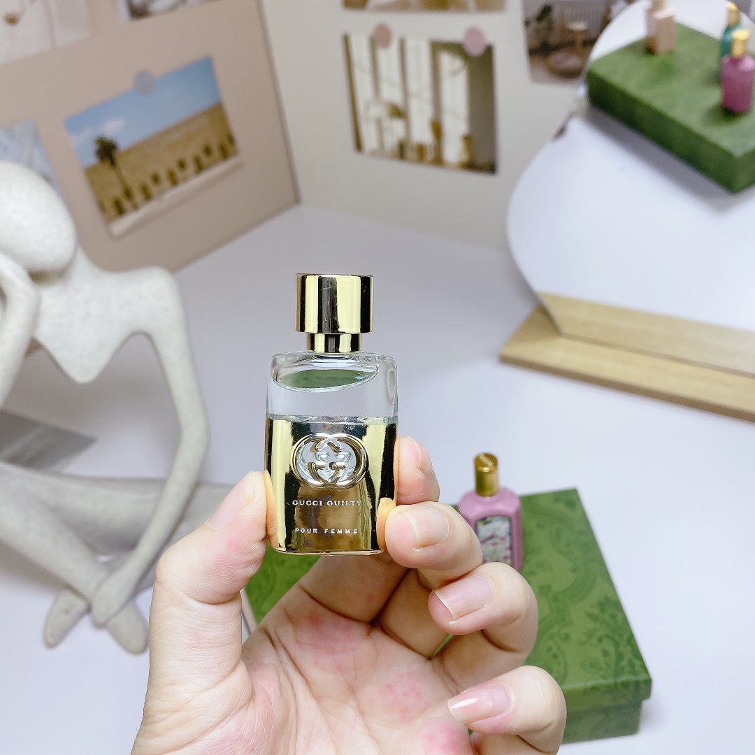 Gucci Miniature Perfume Set - Flora Gorgeous Gardenia, Jasmine, Guilty, Bloom 7 i1698770089 6218 0