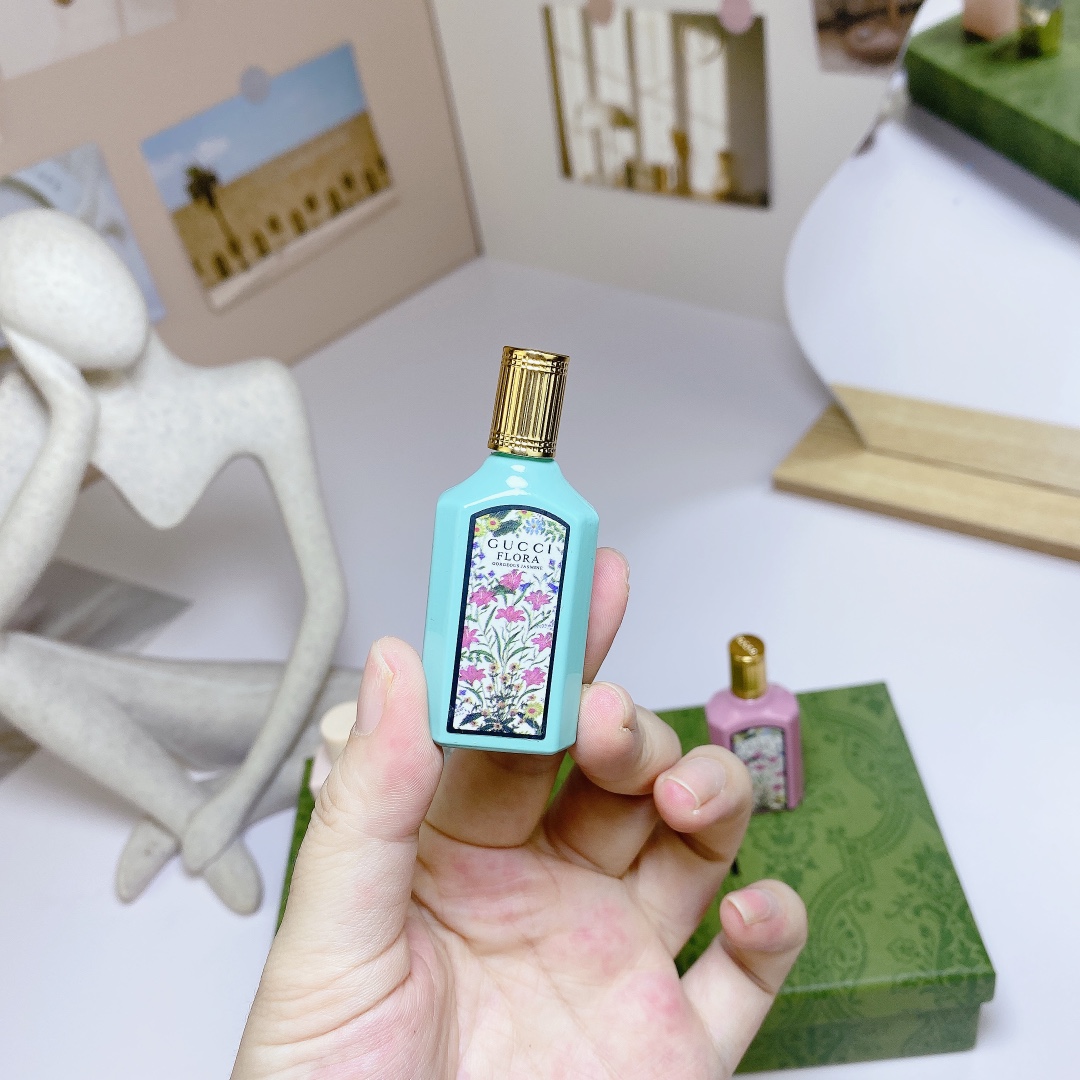 Gucci Miniature Perfume Set - Flora Gorgeous Gardenia, Jasmine, Guilty, Bloom 9 i1698770089 7993 2