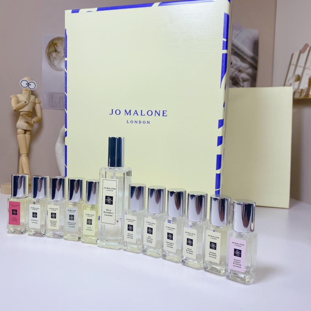 Jo Malone Limited Edition Blue Floral 12-Piece Cologne Set - Gift Ready 7 i1703144827 3250 3