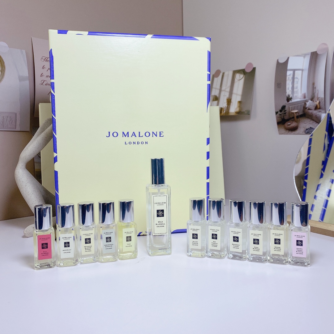 Jo Malone Limited Edition Blue Floral 12-Piece Cologne Set - Gift Ready 6 i1703144827 6542 1
