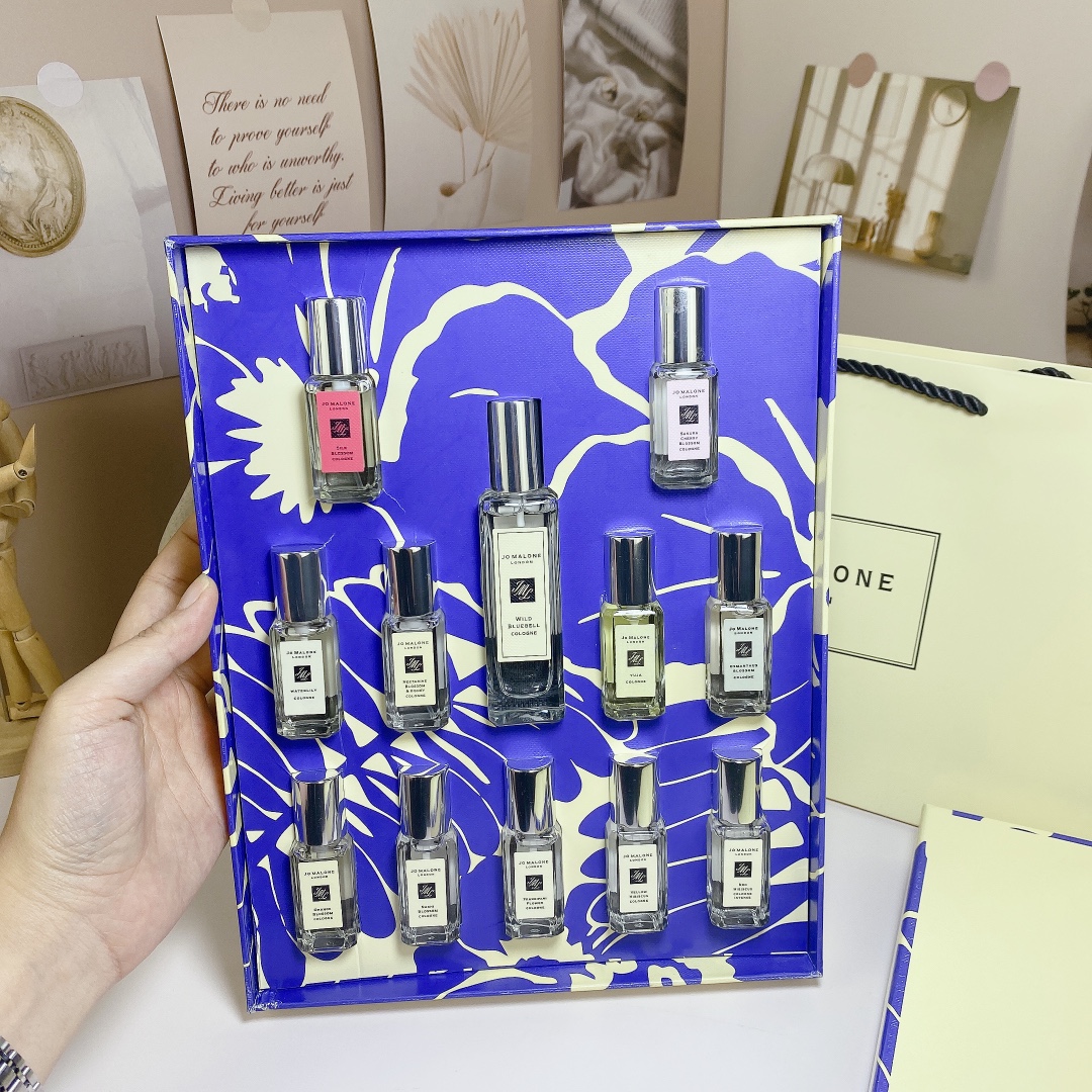 Jo Malone Limited Edition Blue Floral 12-Piece Cologne Set - Gift Ready 3 i1703144827 8611 4