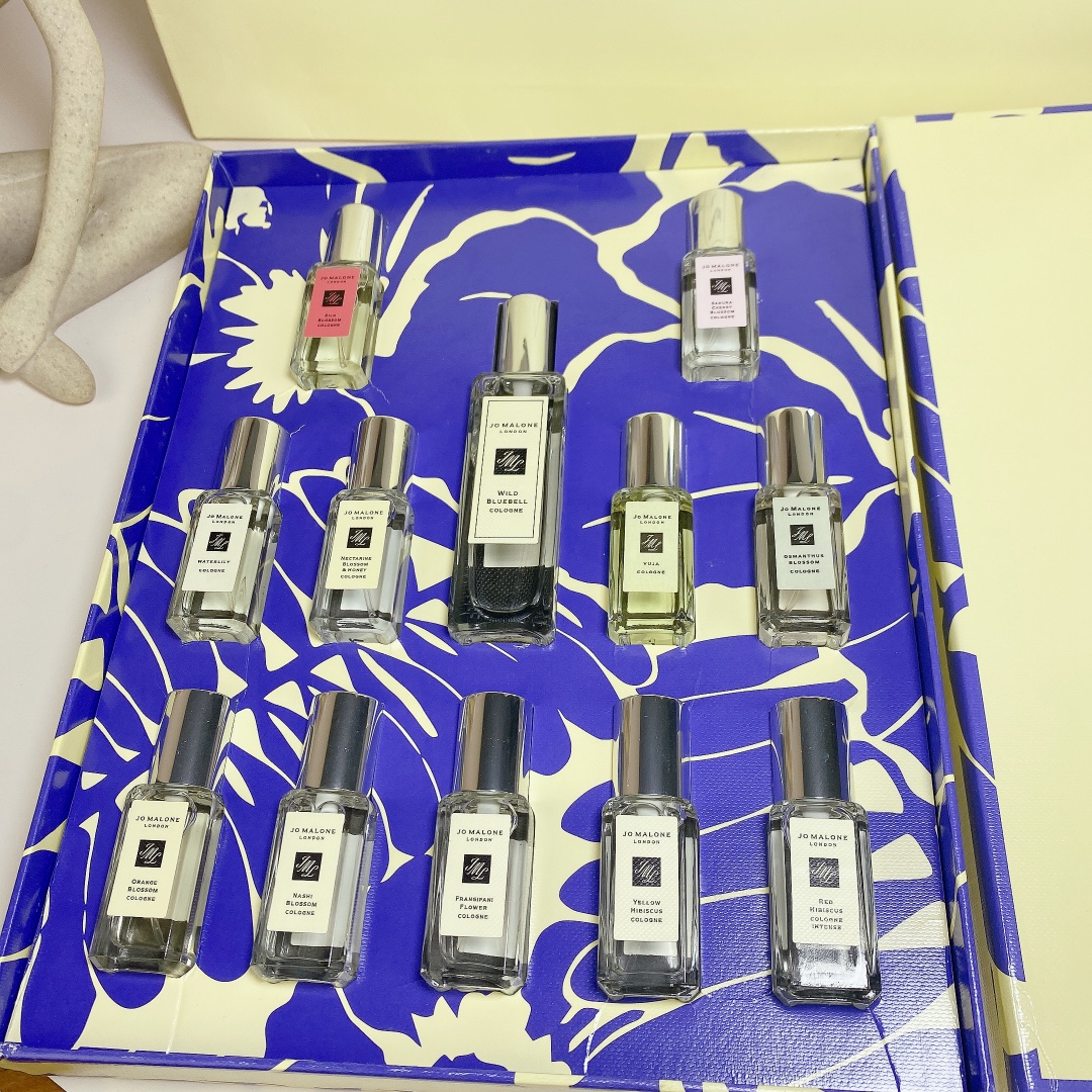 Jo Malone Limited Edition Blue Floral 12-Piece Cologne Set - Gift Ready 1 i1703144835 2068 0