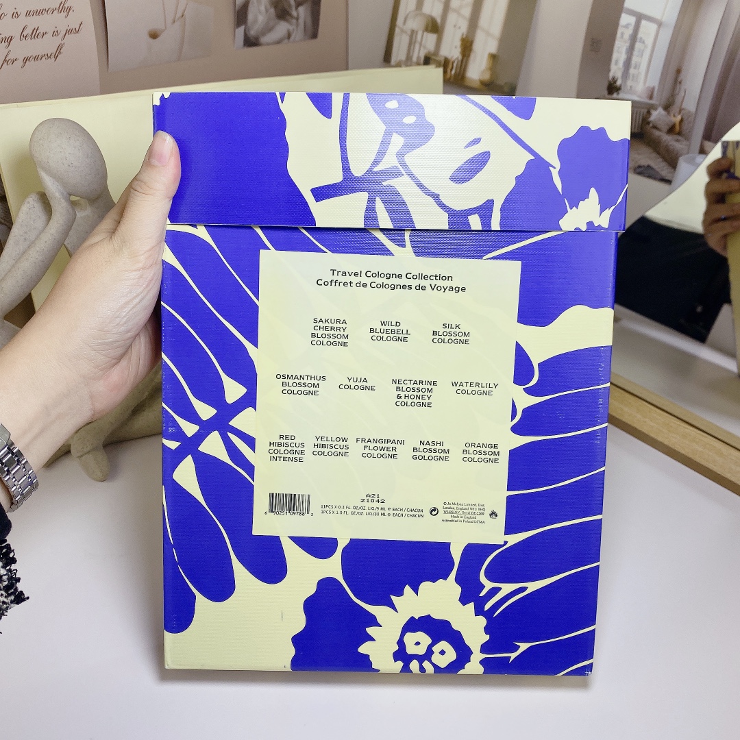 Jo Malone Limited Edition Blue Floral 12-Piece Cologne Set - Gift Ready 9 i1703144835 8666 0