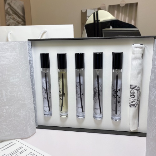 Diptyque Perfume Sampler Set - 5 x 7.5ml Eau de Toilette Travel Collection 1 Diptyque Perfume Sampler Set - 5 x 7.5ml Eau de Toilette Travel Collection