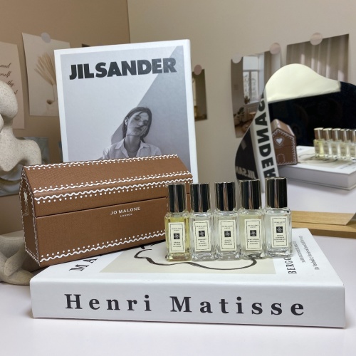 Jo Malone 5-Piece Miniature Perfume Set - A Fragrance Collection 1 Jo Malone 5-Piece Miniature Perfume Set - A Fragrance Collection