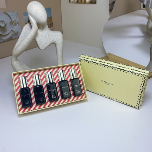 Jo Malone Black Bottle Rich Five-Piece Set 5 x 9ml 1 Jo Malone Black Bottle Rich Five-Piece Set 5 x 9ml
