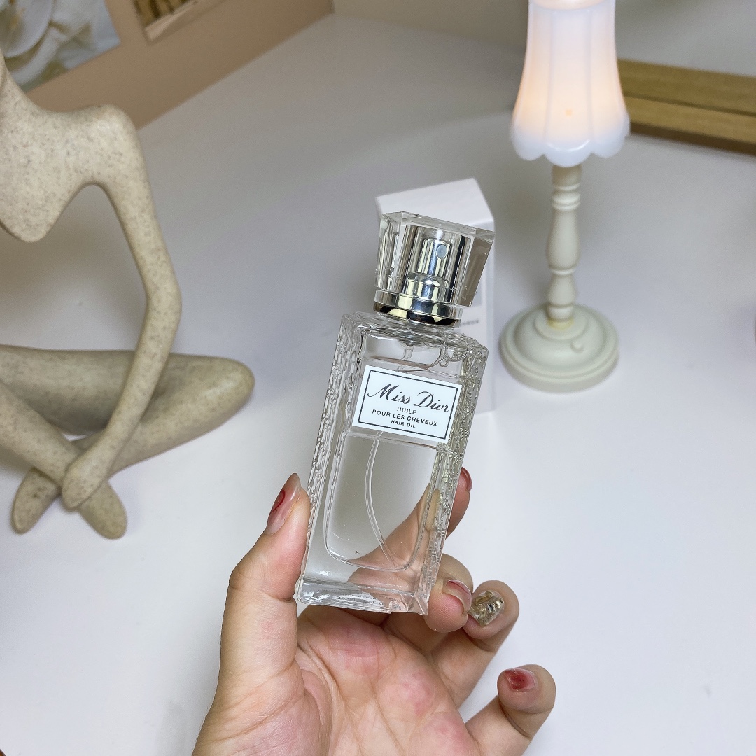 Miss Dior Silky Hair Oil - Nourishing and Smoothing (30ml) 2 i1708330280 335 0