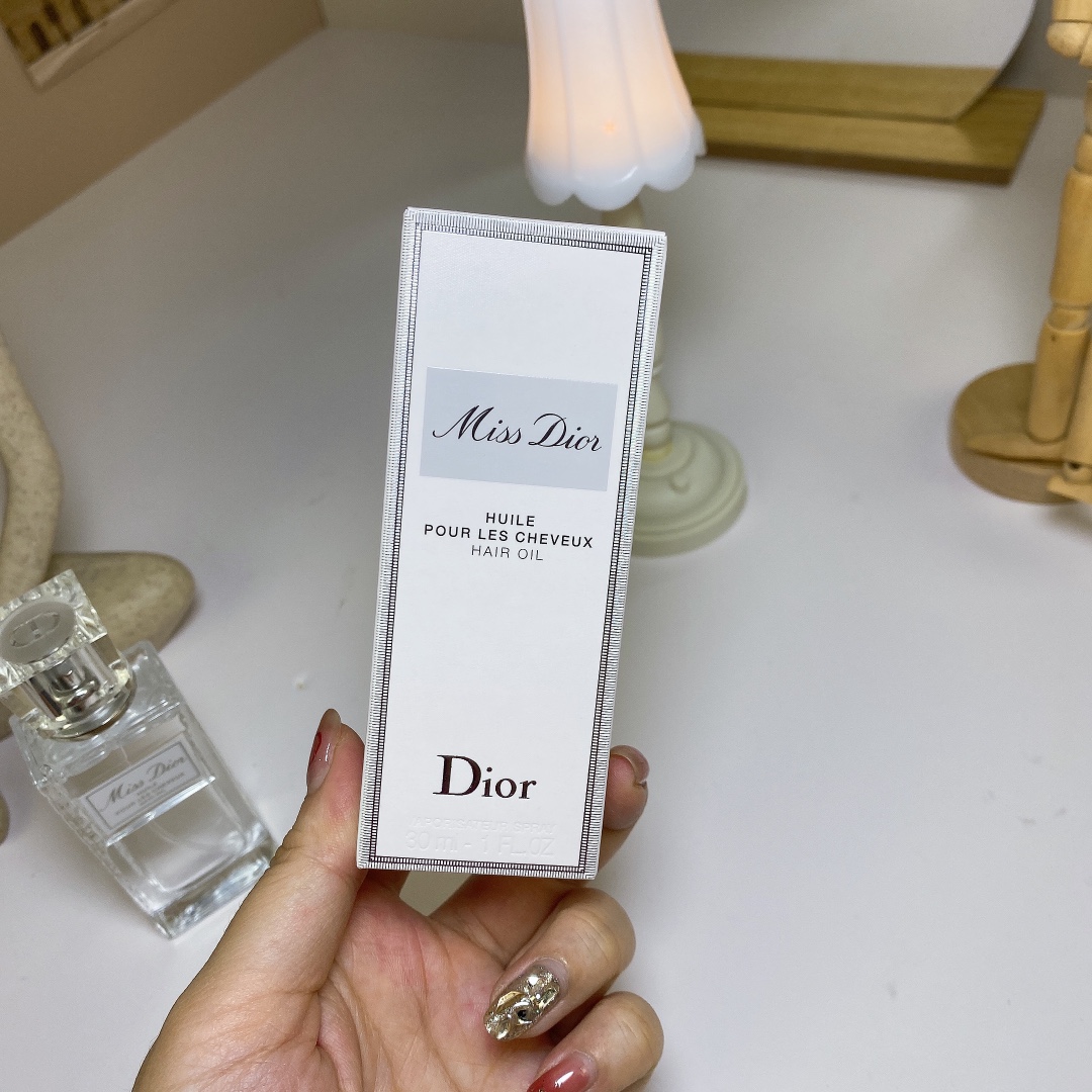 Miss Dior Silky Hair Oil - Nourishing and Smoothing (30ml) 5 i1708330280 5435 0
