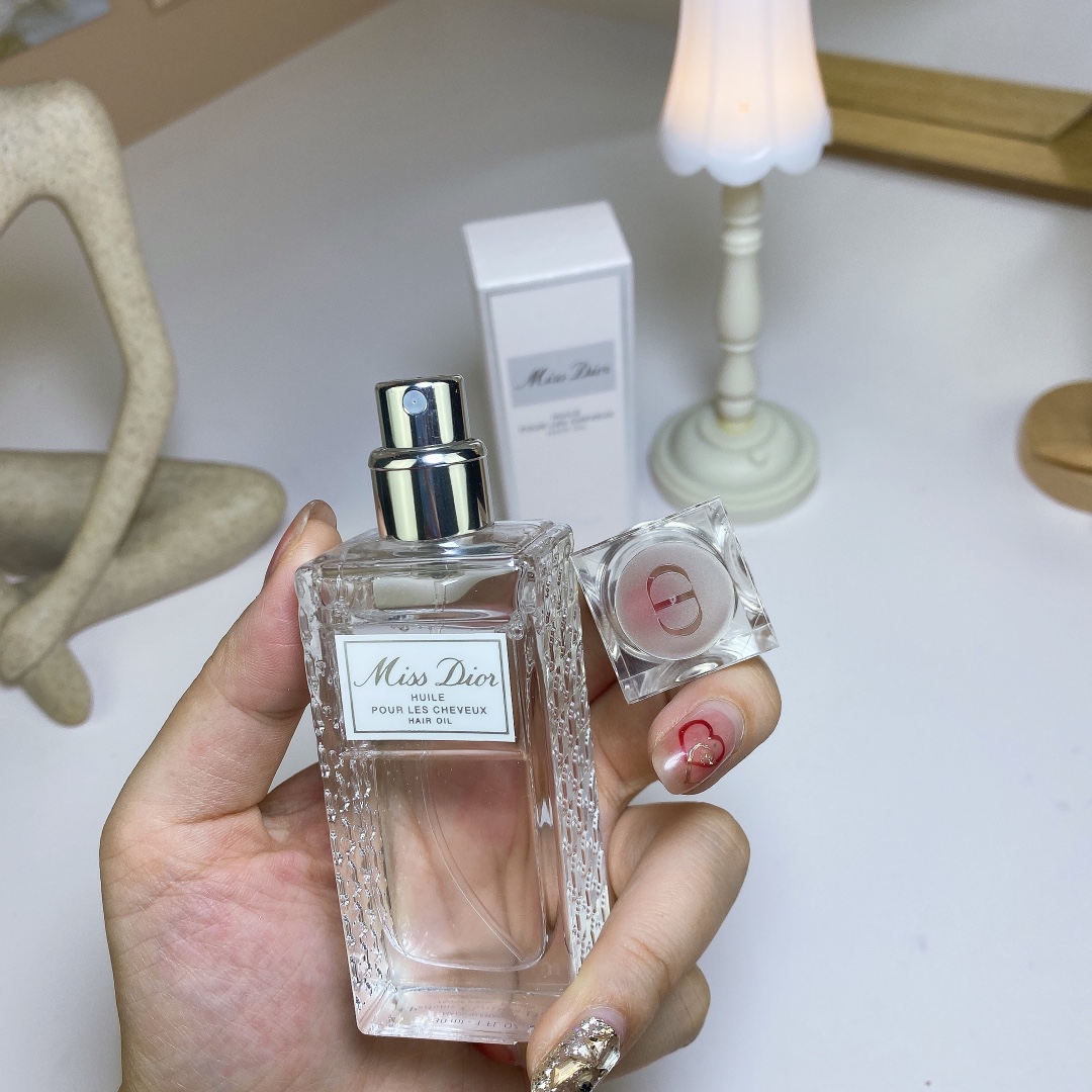 Miss Dior Silky Hair Oil - Nourishing and Smoothing (30ml) 4 i1708330280 9314 0