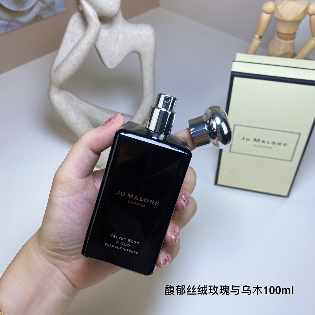 Jo Malone Velvet Rose & Oud Cologne Intense - Rich, Velvety, and Seductive 5 i1712156794 1477 1