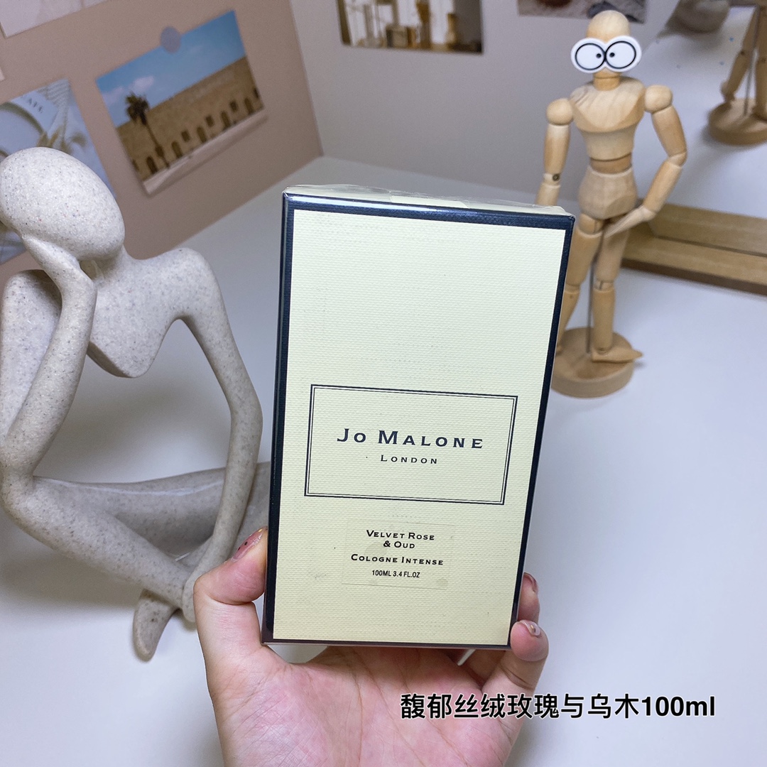 Jo Malone Velvet Rose & Oud Cologne Intense - Rich, Velvety, and Seductive 4 i1712156794 1791 2