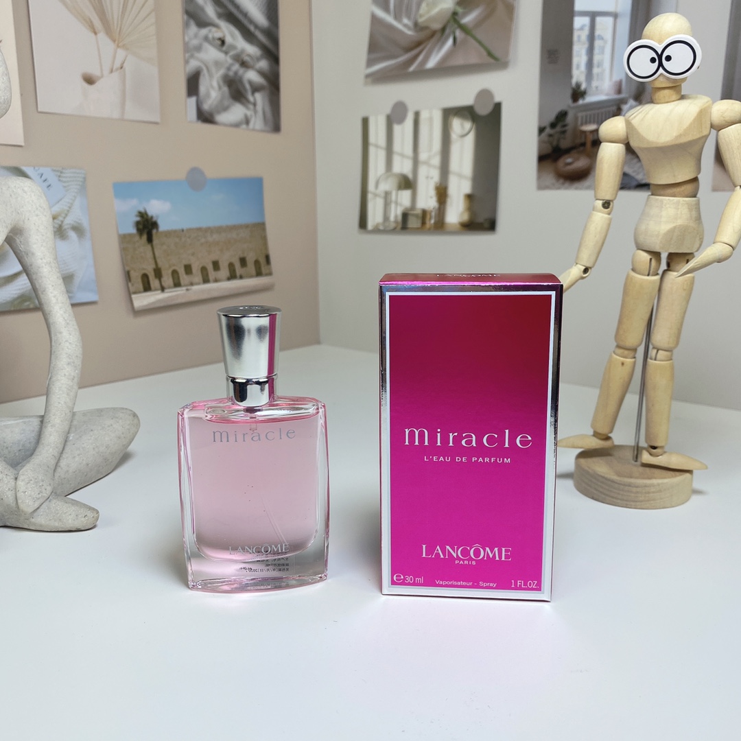 Lancome Miracle (True Love Miracle) 30ml
Lancome Miracle
Brand: Lancome
Perfumer: Harry Fremont
Alberto Morillas
Attribute: Female fragrance
Fragrance: Floral
T
