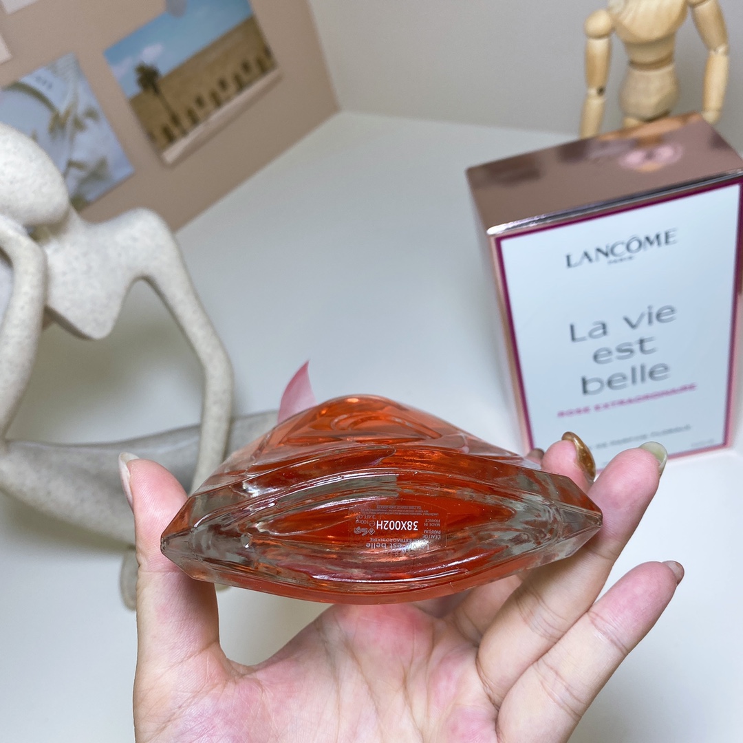 Lancome La Vie Est Belle Rose Extraordinaire Eau de Parfum - Floral Scent 3 i1715354976 2576 1