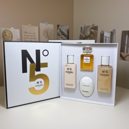 Chanel N°5 Full Body Fragrance Set - Perfume, Body Lotion, and More! 1 Chanel N°5 Full Body Fragrance Set - Perfume, Body Lotion, and More!