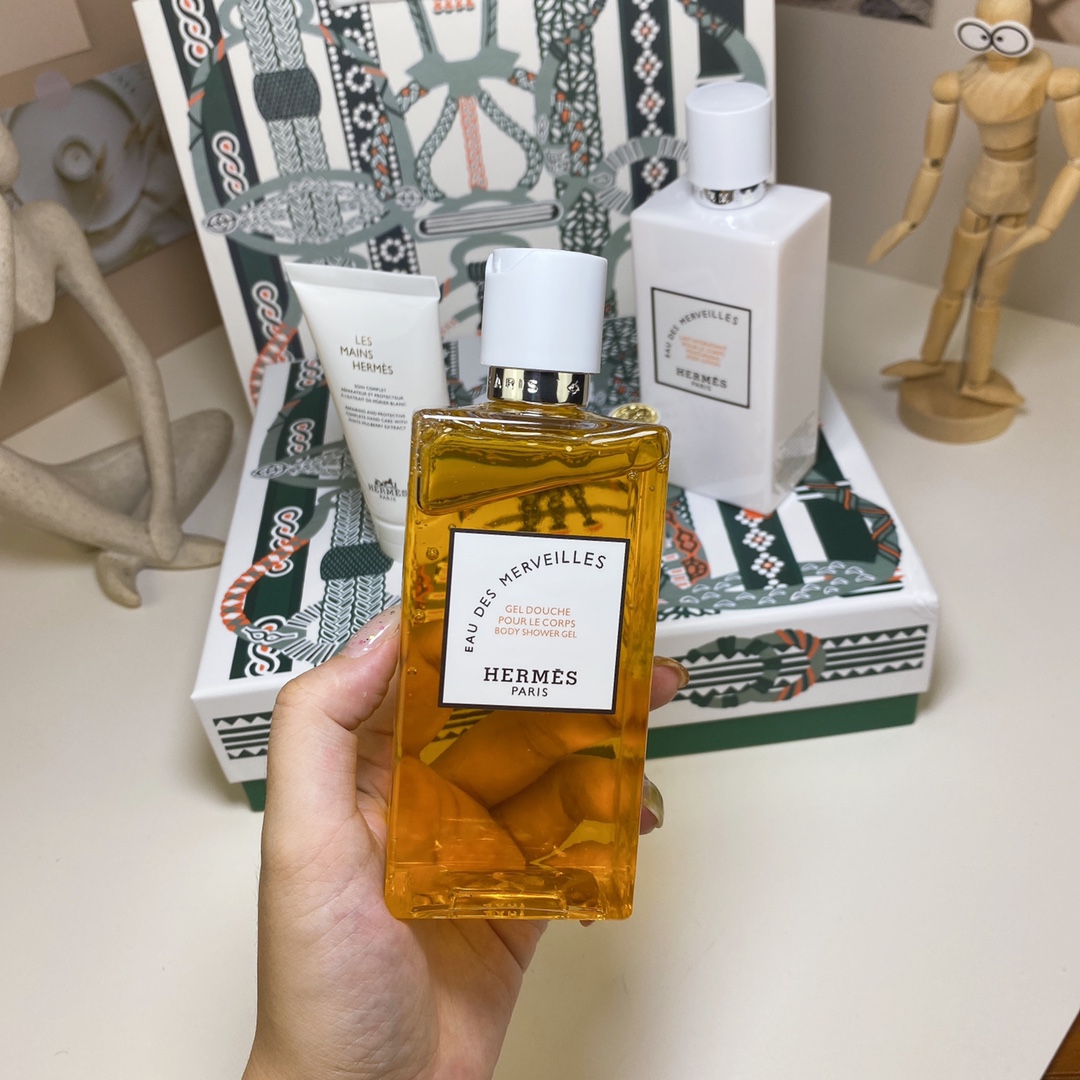 爱马仕全身橘彩香氛四件套,配袋子 4