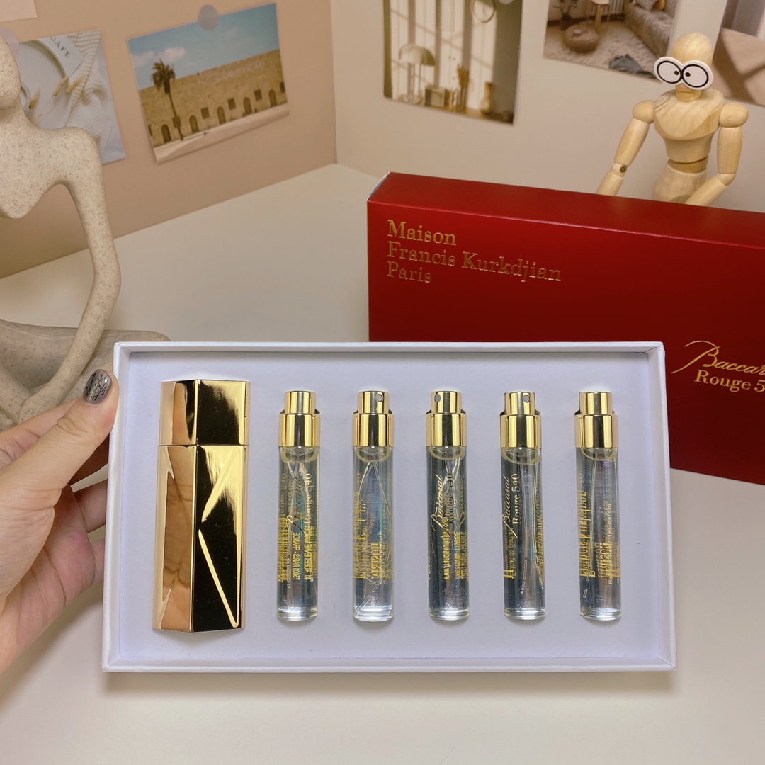 Maison Francis Kurkdjian Baccarat Rouge 540 Perfume Travel Set, 5 x 11ml 2 i1716740857 4393 1