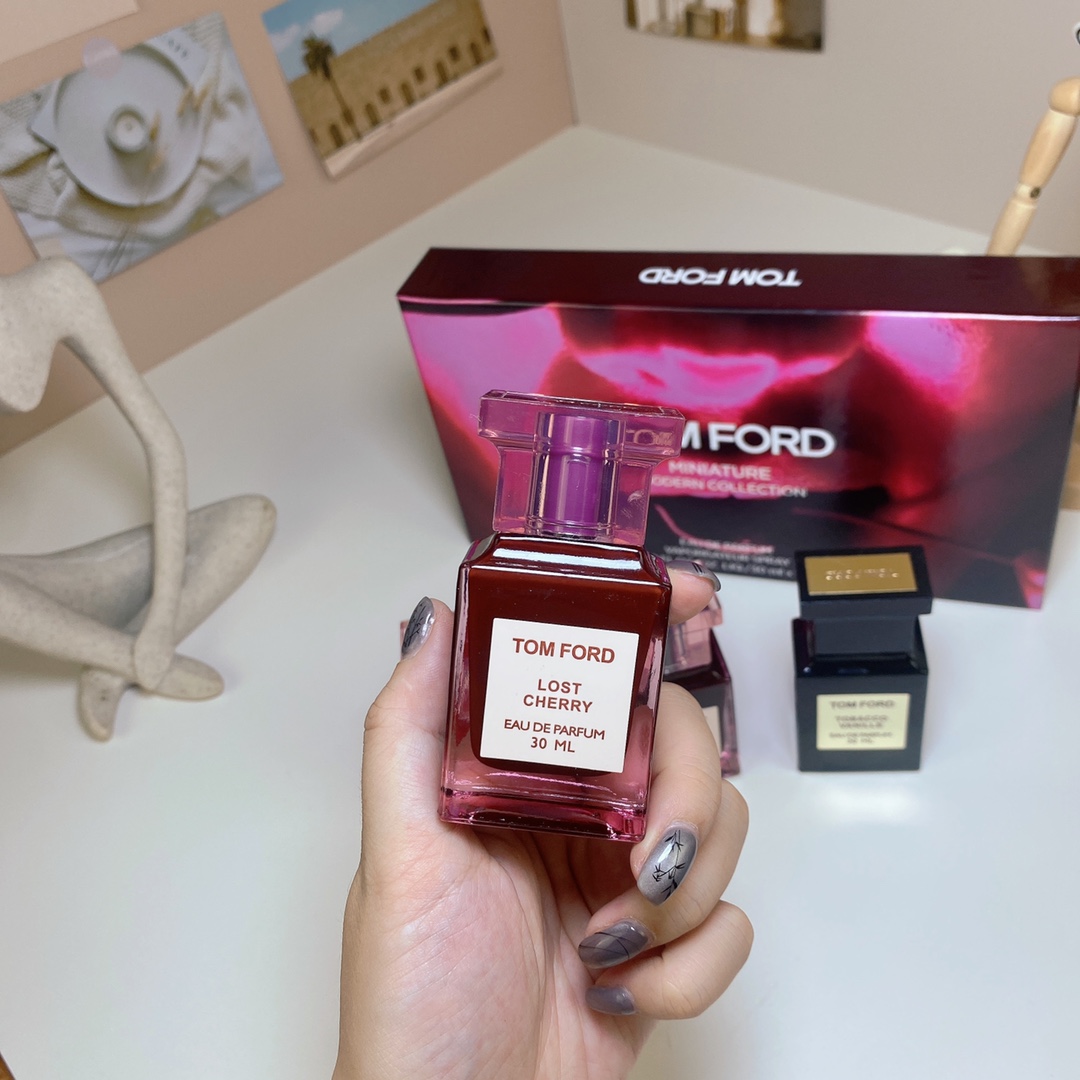 Tom Ford Miniature Modern Collection Cherry Perfume Set - 4 x 30ml 4 i1716970838 7869 6