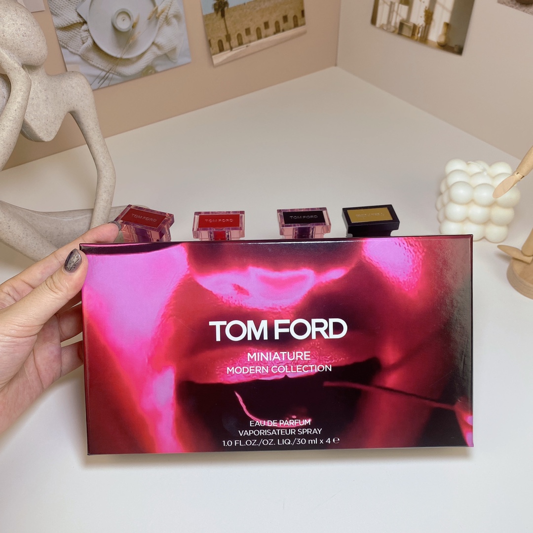 Tom Ford Miniature Modern Collection Cherry Perfume Set - 4 x 30ml 8 i1716970838 9412 2