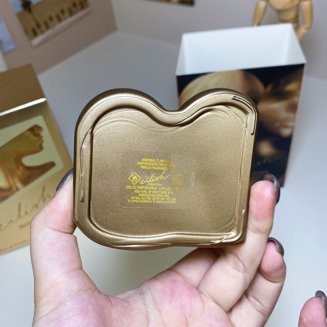 70💰黄色碧梨碧梨同名100ml
Billie Eilish Eilish,2021
品牌：碧梨
属性：女香
香调：美食东方调
前调：糖红浆果橘子
中调：香草可可果辛香料玫瑰
后调：零陵香豆琥珀麝香木质香