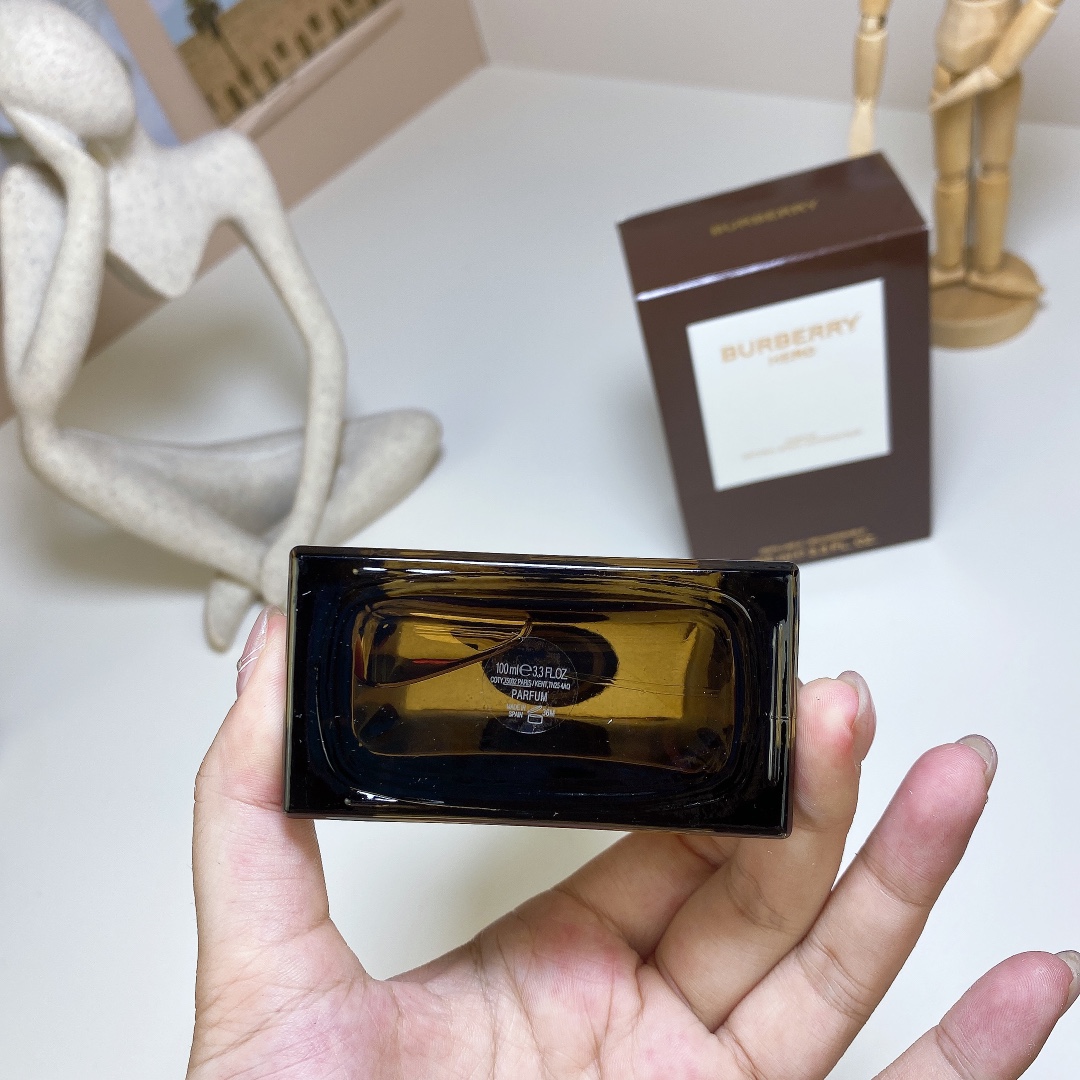 Burberry Hero Parfum 100ml - Woody Oriental Fragrance for Men 4 i1719585207 7137 0