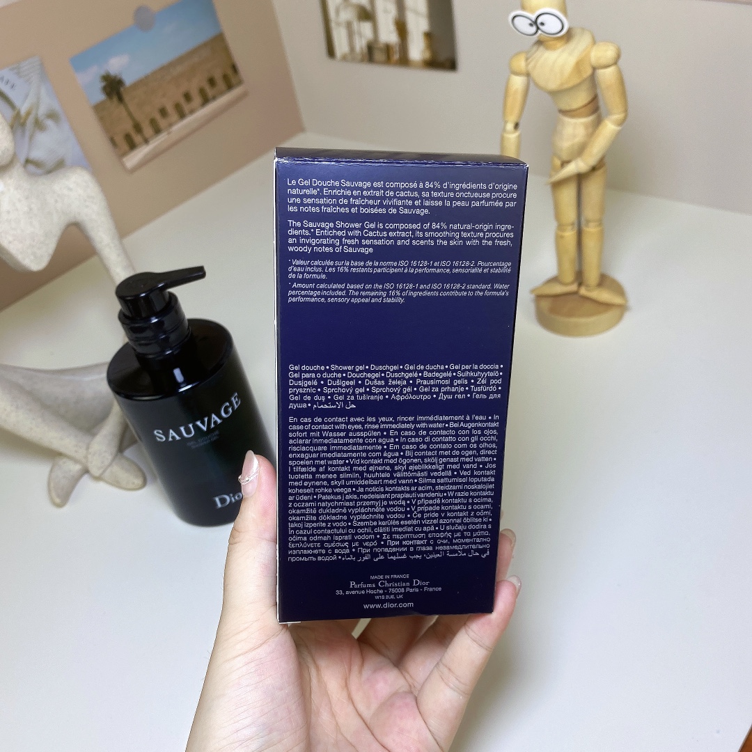 Dior Sauvage Shower Gel 250ml - Cleanse and Invigorate Your Skin 8 i1719998601 2797 5