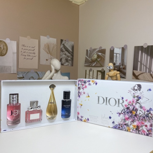Dior Perfume Miniature Gift Set For Women And Men, 4 Piece Fragrance Collection 1 Dior Perfume Miniature Gift Set For Women And Men, 4 Piece Fragrance Collection