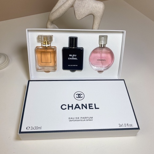 Chanel Miniature Perfume Set: Coco Mademoiselle, Bleu de Chanel, Chance 1 Chanel Miniature Perfume Set: Coco Mademoiselle, Bleu de Chanel, Chance
