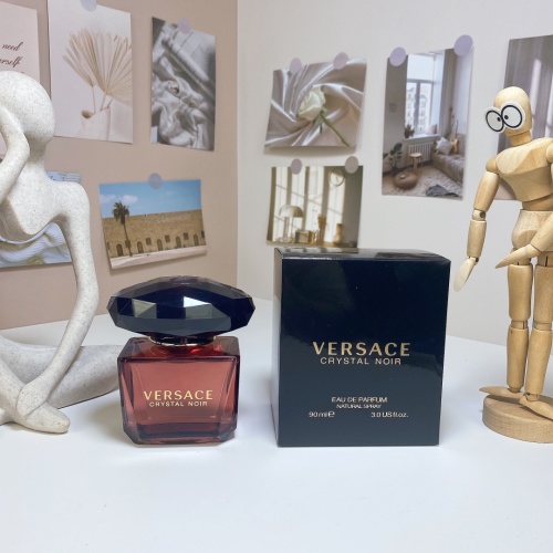 Versace Crystal Noir Eau de Parfum - 90ml - Aromatic Fragrance 1 Versace Crystal Noir Eau de Parfum - 90ml - Aromatic Fragrance
