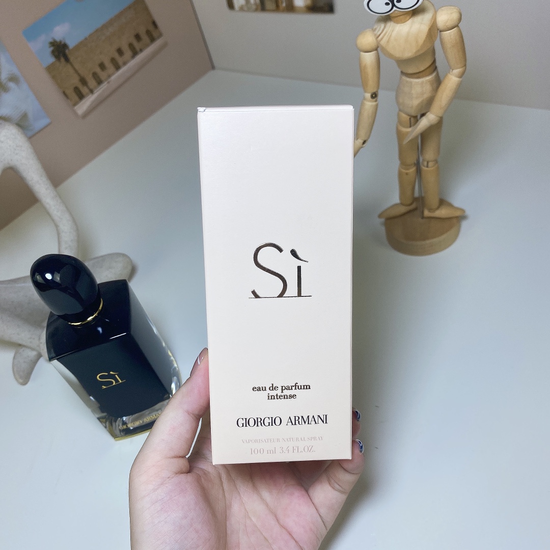 Giorgio Armani Si Intense Eau de Parfum - 100ml Women's Fragrance 6 i1721647470 4163 3