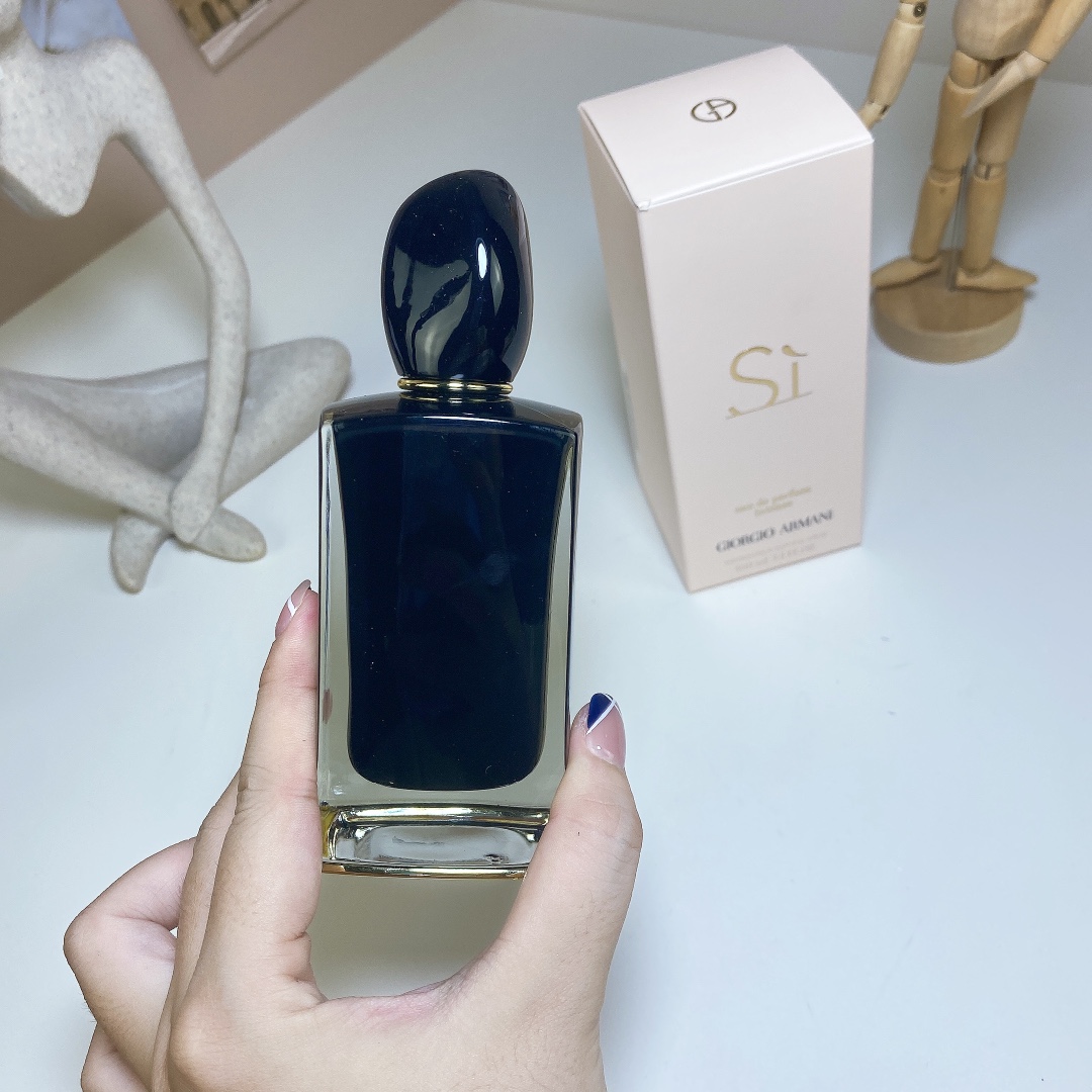 Giorgio Armani Si Intense Eau de Parfum - 100ml Women's Fragrance 5 i1721647470 8715 5