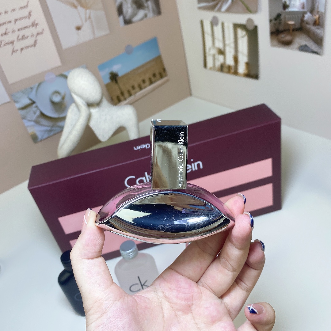 Calvin Klein Miniature Perfume Set (4 x 30ml) - CK One, CK Be, Euphoria, Eternity 7 i1721751962 2458 8