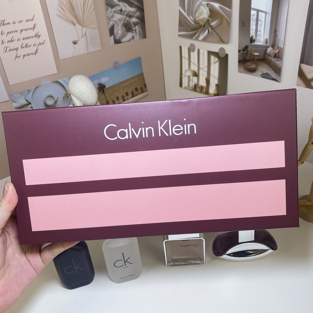 Calvin Klein Miniature Perfume Set (4 x 30ml) - CK One, CK Be, Euphoria, Eternity 8 i1721751962 4096 7