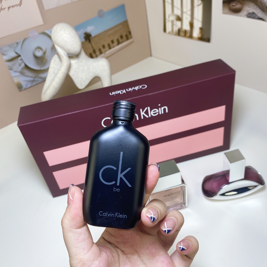 Calvin Klein Miniature Perfume Set (4 x 30ml) - CK One, CK Be, Euphoria, Eternity 4 i1721751962 7367 1