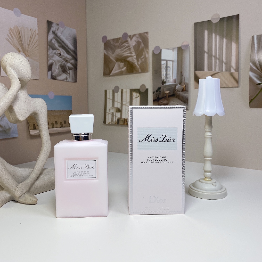 Miss Dior Foaming Shower Gel - Luxurious Cleansing with Delicate Floral Scent 2 i1724051890 5911 1