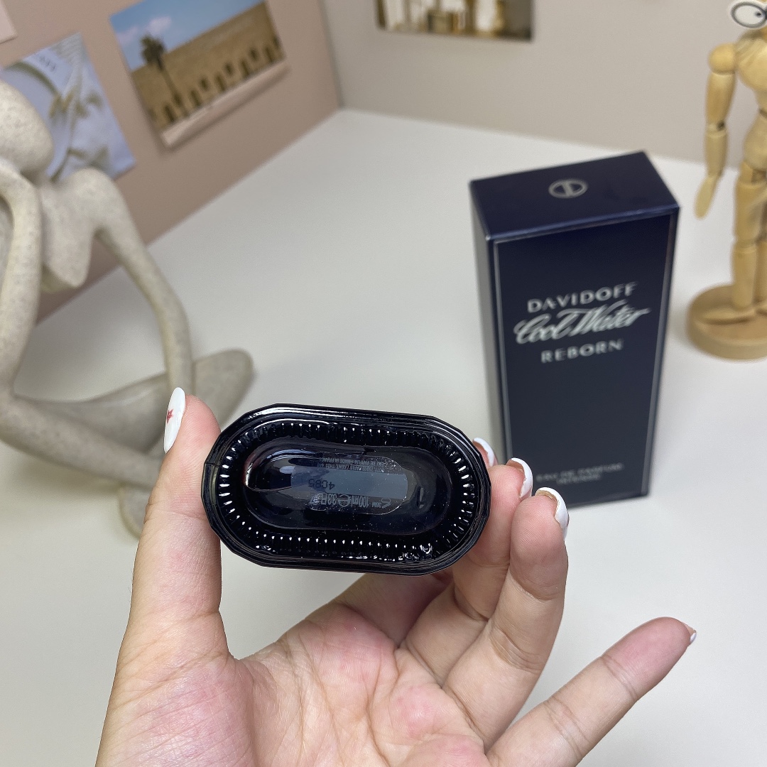 80💰大卫杜夫 冷水极致版男士香水100ml
Davidoff Cool Water Intense, 2019

前调：橘子
中调：椰子
后调：琥珀
属性：男香
标签：东方 柑橘 椰子 甜