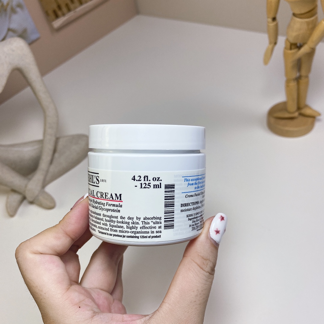 70。新版科颜氏高保湿面霜125ml/明通版
🔜 明通版.高质量❗🇺🇸KIEHL'S/科颜氏三代高保湿125ml【新版】
高端品质‼️私模  封口细节全对版
一标一码  配中文标  已更新打码
原箱48粒  件96粒  欢迎拿版对比[勾引]