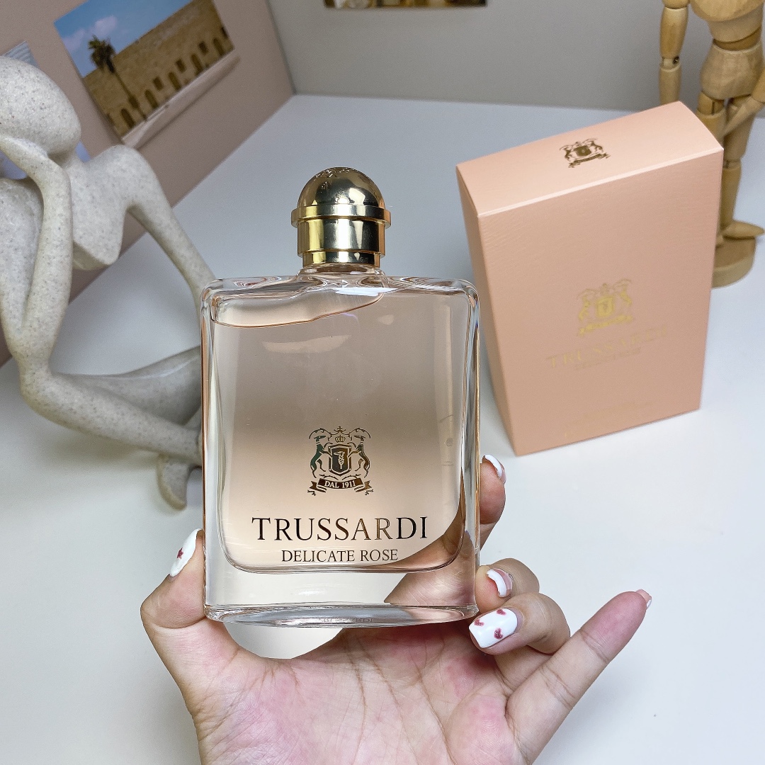 Trussardi Delicate Rose Eau de Toilette - 100ml Fruity Floral Fragrance 3 i1725620849 6981 2