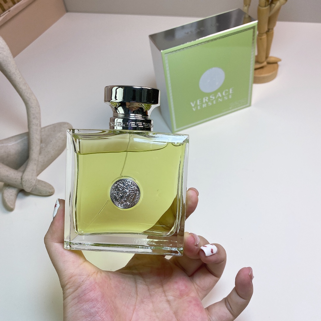 Versace Versense Eau de Toilette for Women - Floral Woody Scent, 100ml 2 i1726116603 1907 4