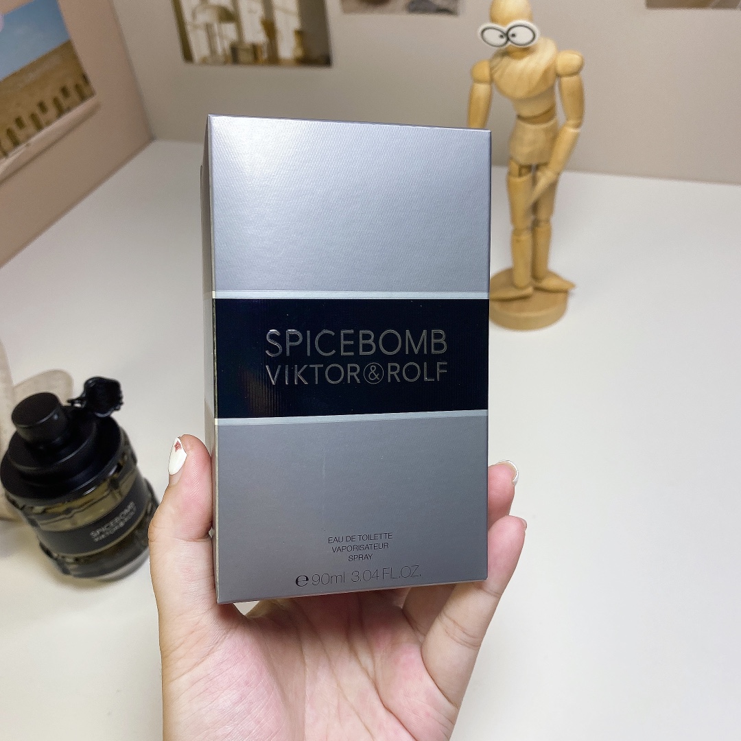Viktor&Rolf Spicebomb Eau de Toilette - Spicy, Woody Fragrance for Men, 90ml 5 i1727499279 8502 2