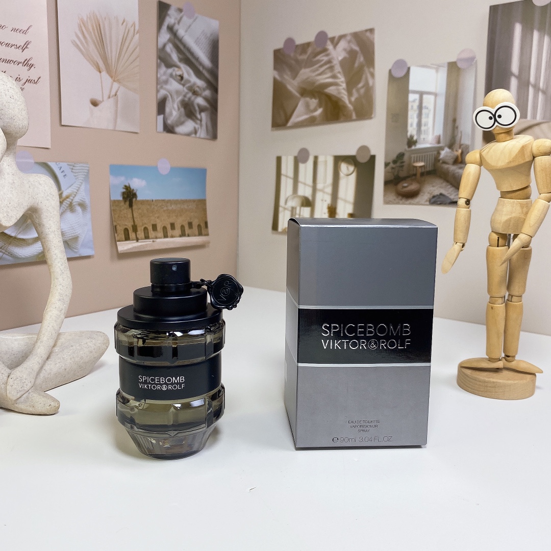 Viktor&Rolf Spicebomb Eau de Toilette - Spicy, Woody Fragrance for Men, 90ml 2 i1727499279 9987 0