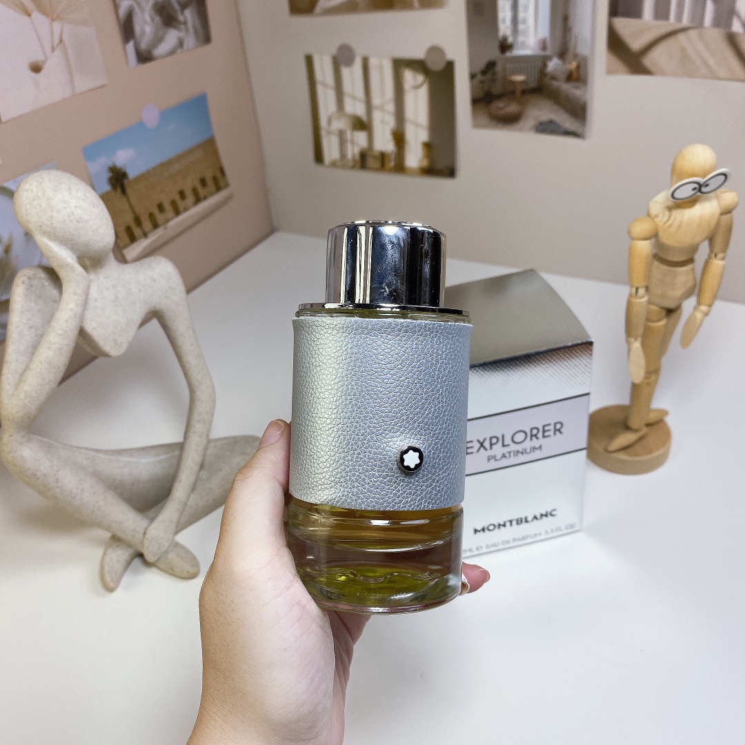 ✨70包
万宝龙冰峰旅者100ml
Montblanc Explorer Platinum, 2023
品牌：万宝龙
属性：男香
前调：紫罗兰叶
中调：快乐鼠尾草
后调：雪松