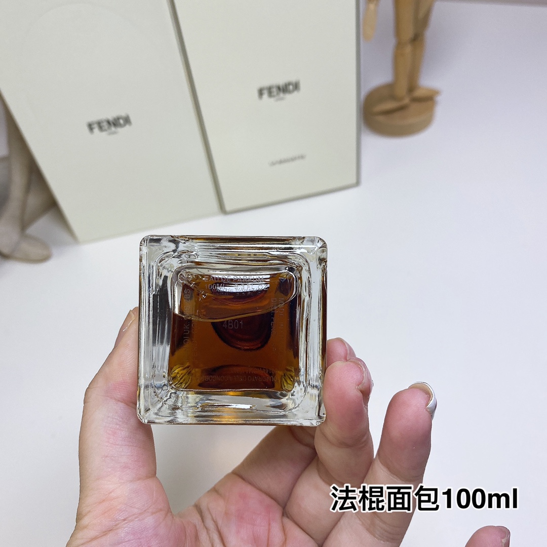 Fendi La Baguette 100ml Eau de Toilette - A Timeless Fragrance for Women 4 i1728104796 367 0