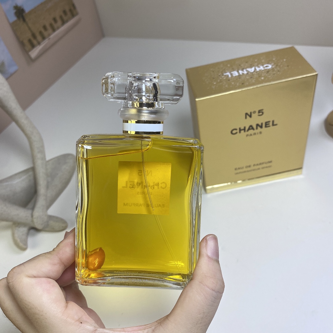 Chanel No. 5 Eau de Parfum 100ml - A Classic Fragrance for Women 6 i1728461993 4263 4