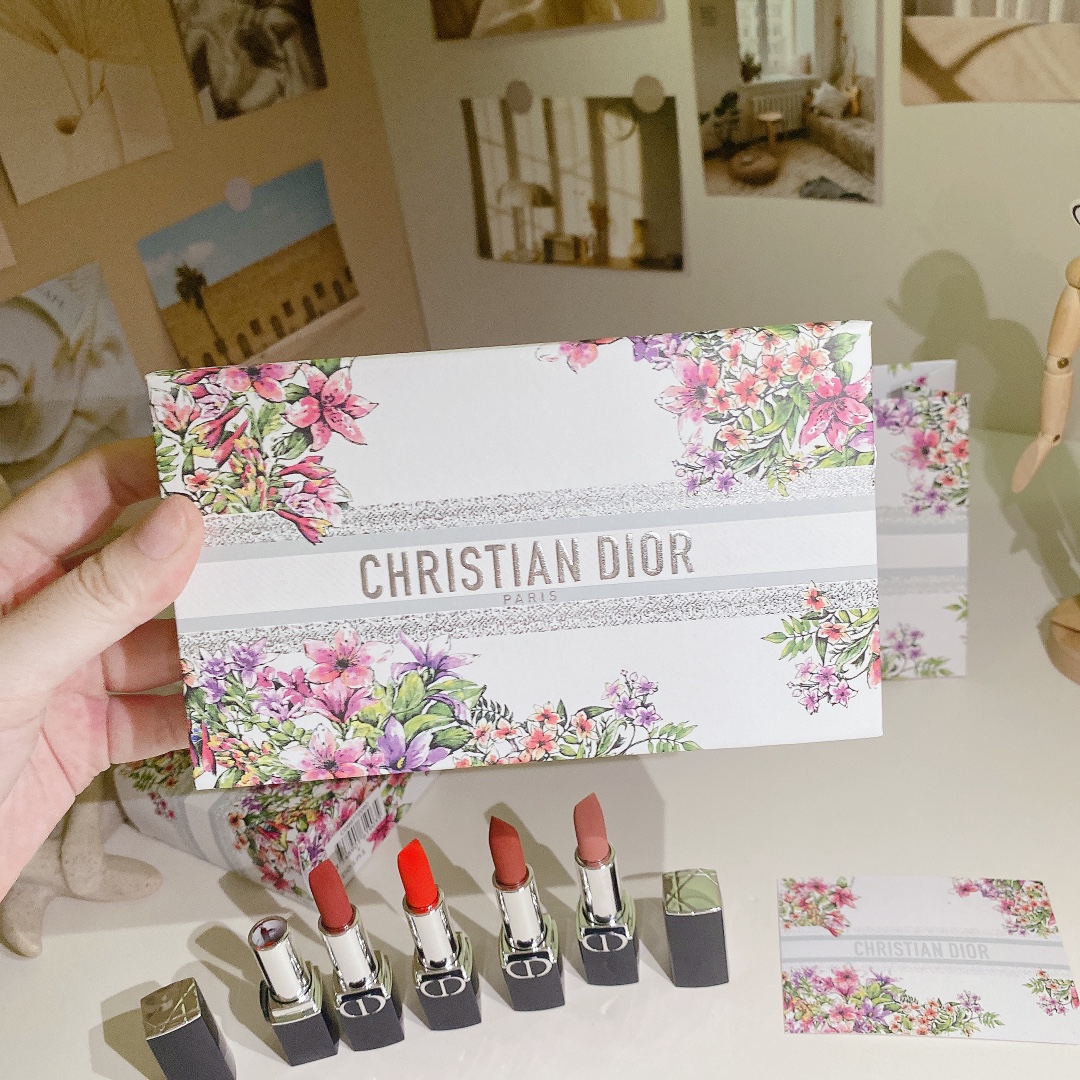 Dior Blooming Beauty: 5-Piece Lipstick Set (1.5g Each) with Gift Bag 10 i1729080606 4029 1