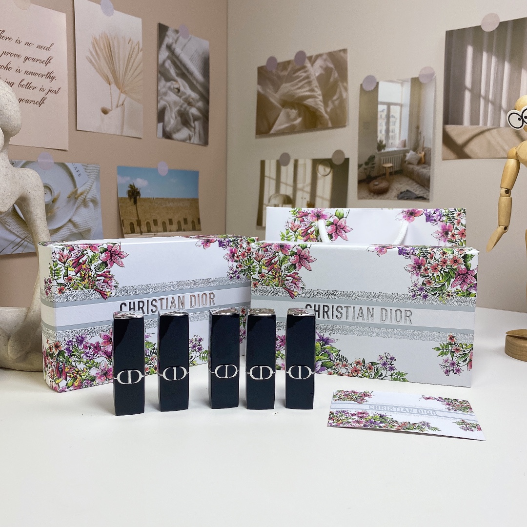 Dior Blooming Beauty: 5-Piece Lipstick Set (1.5g Each) with Gift Bag 5 i1729080606 543 2