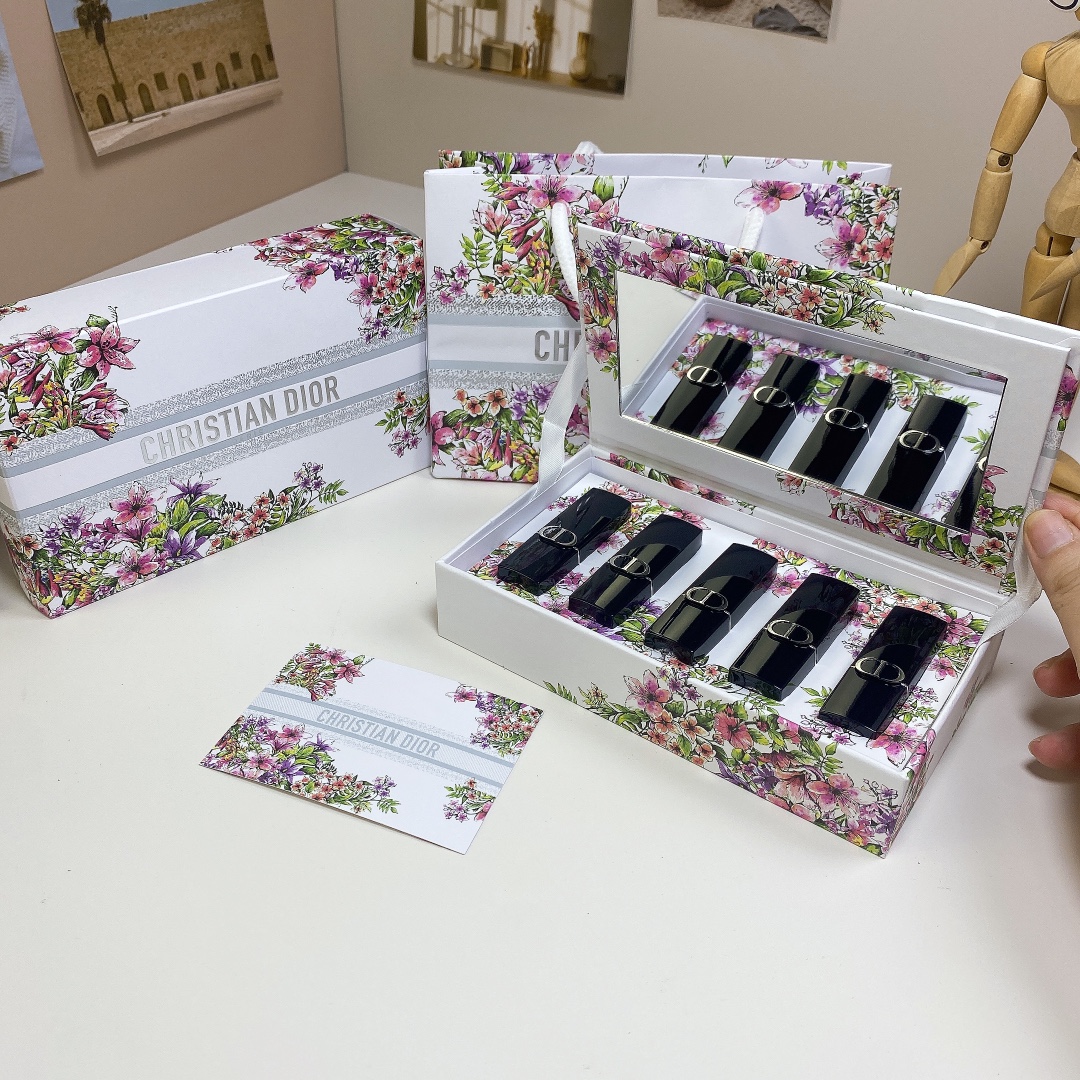Dior Blooming Beauty: 5-Piece Lipstick Set (1.5g Each) with Gift Bag 3 i1729080606 7868 4