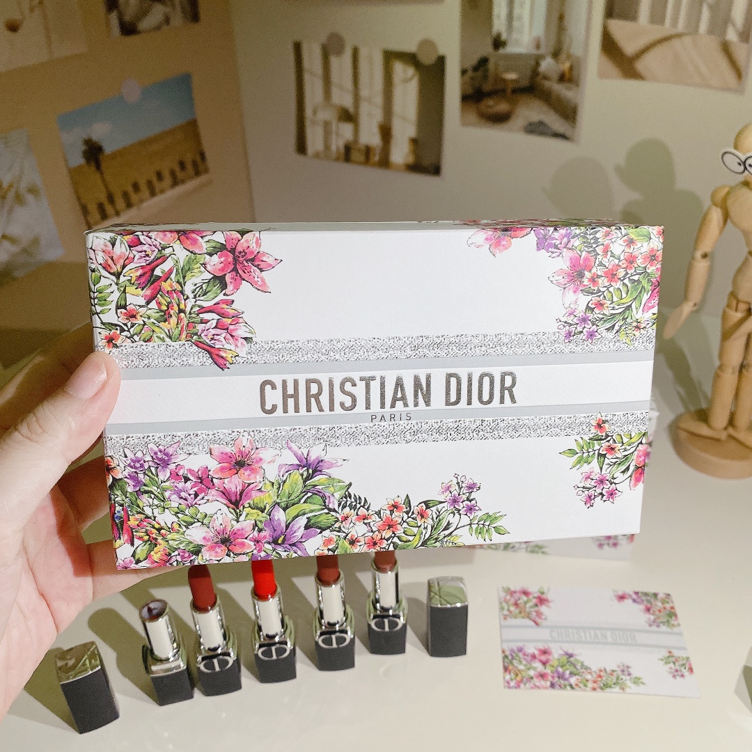 Dior Blooming Beauty: 5-Piece Lipstick Set (1.5g Each) with Gift Bag 8 i1729080606 8177 8