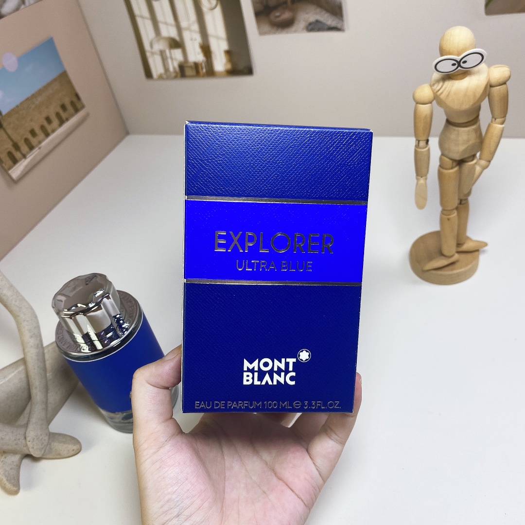 ✨70包
万宝龙蔚蓝旅者100ml
Montblanc Explorer Ultra Blue, 2021
品牌：万宝龙
属性：男香
香调：芳香柑橘调
前调：香柠檬粉红胡椒果香
中调：海水龙涎香
后调：木质香广藿香皮革